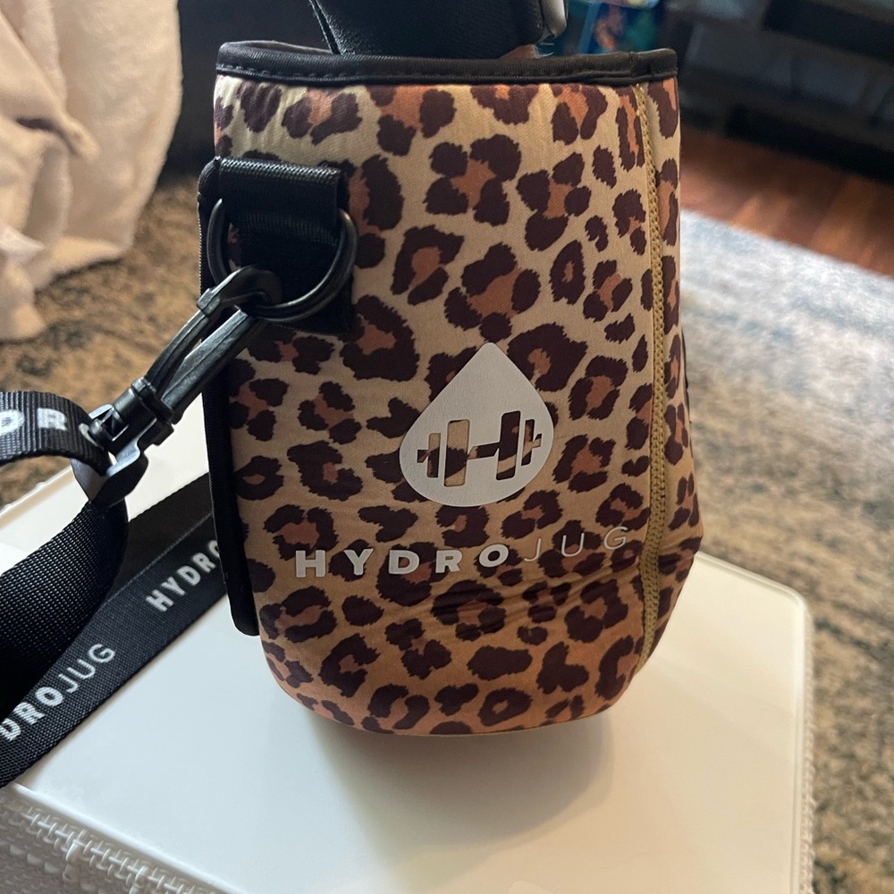 Leopard Hydrojug Sleeve